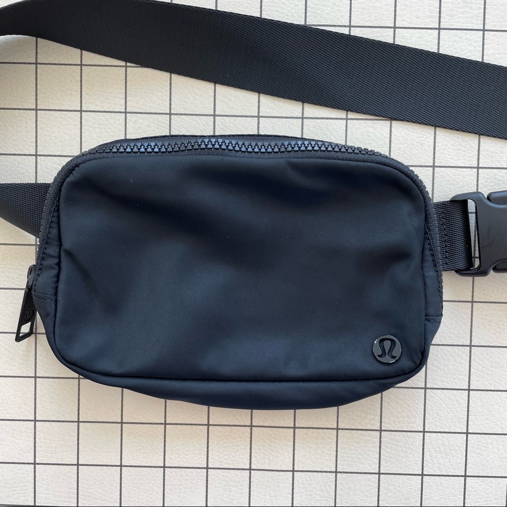 Lululemon Everyday Belt Bag- Black